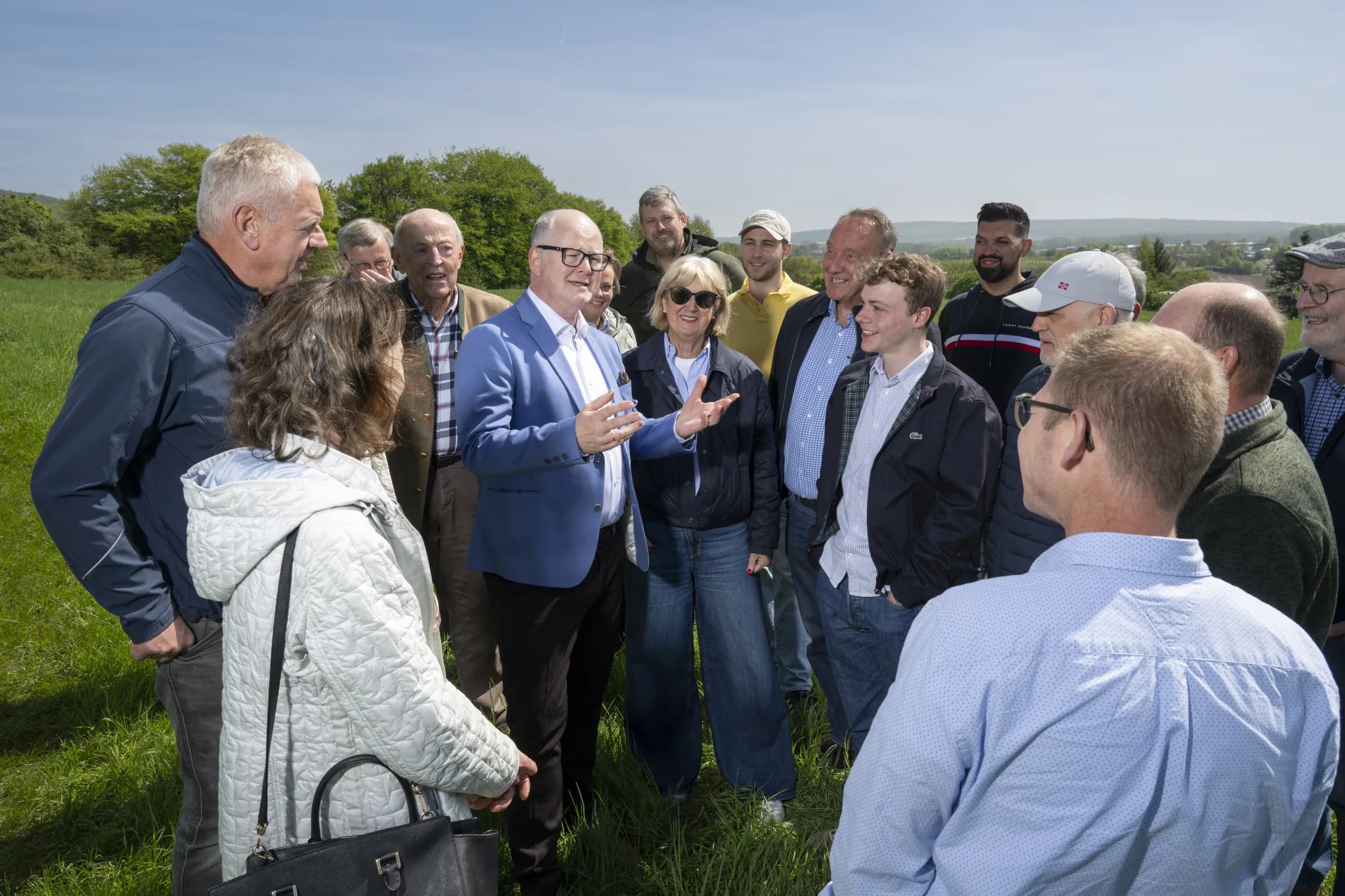 Thomas Spieker im Gespräch mit Menschen im Osnabrücker Land